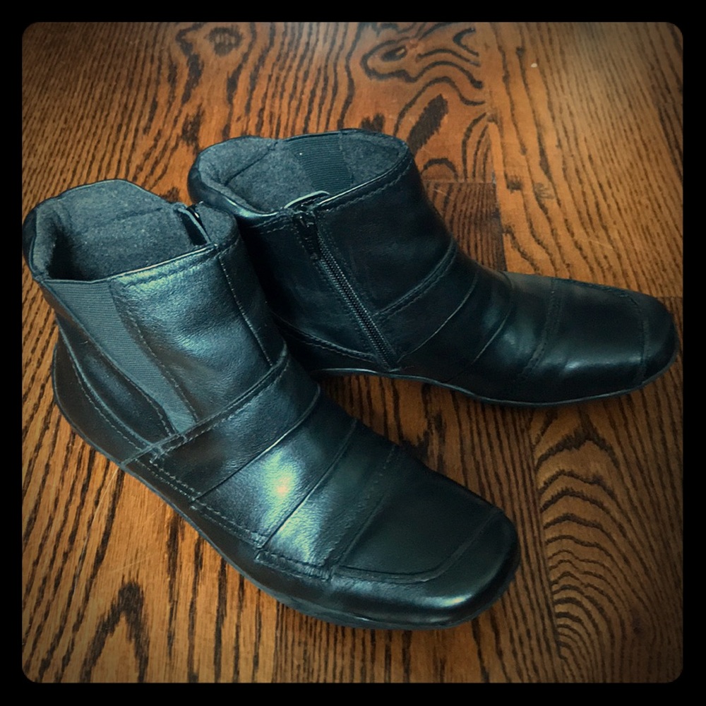 Black leather shoes 7.5 M